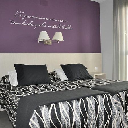 Hotel Hm Alfaro Kültér fotó