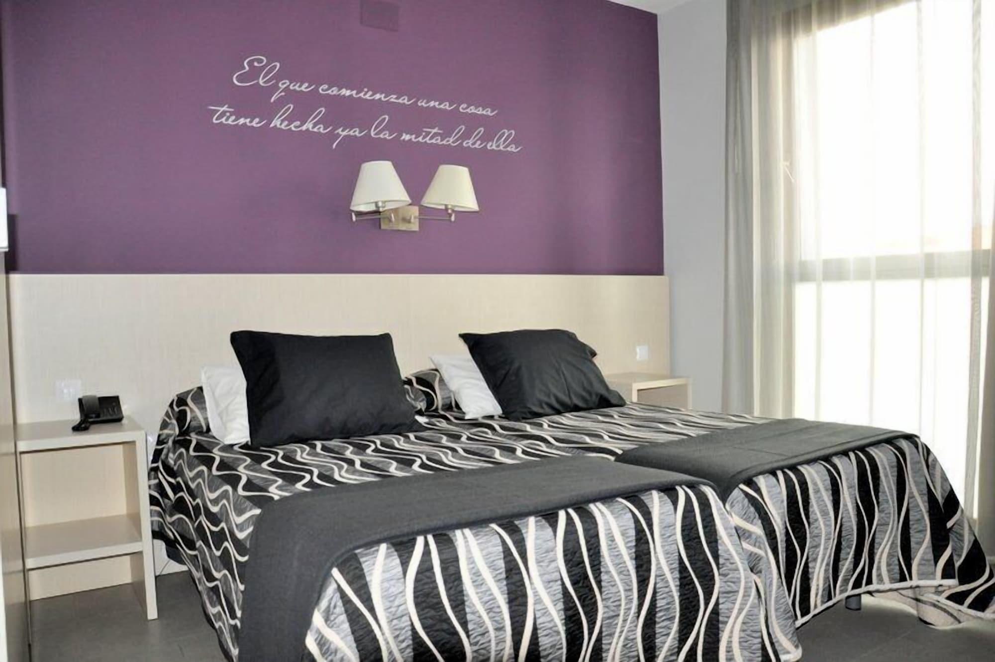 Hotel Hm Alfaro Kültér fotó